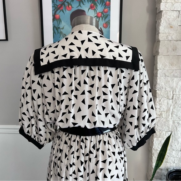 Vintage 80s Black & White Dress Geometric Nipon Boutique 100% Silk Size Medium - Picture 7 of 11